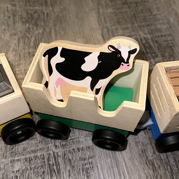 Moving Train Set - Picture 4 of 9